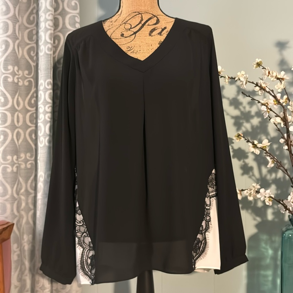 NWT NYDJ Lace Overlay Popover Blouse